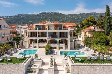 Contemporary Beachfront Villa with Pool, Kaštel Stari