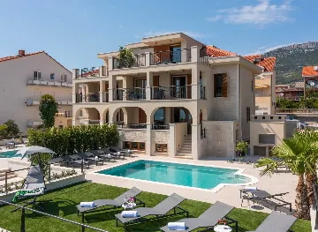 Contemporary Beachfront Villa with Pool, Kaštel Stari