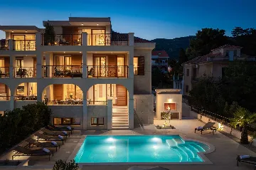 Contemporary Beachfront Villa with Pool, Kaštel Stari