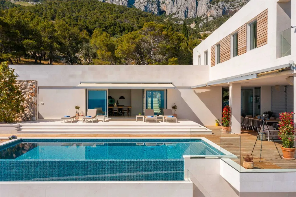 Modern Villa with Infinity Pool on Hvar Island