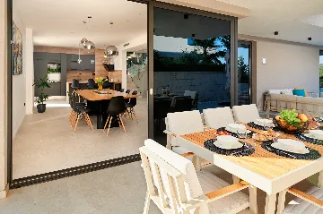 Modern Family Villa with Pool in Marina