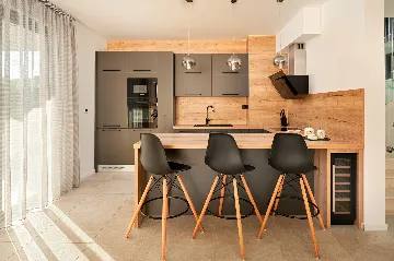 Modern Family Villa with Pool in Marina