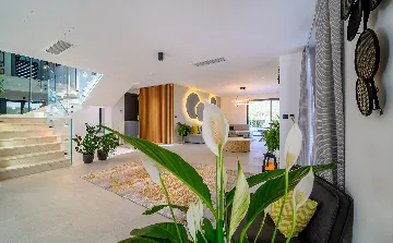 Modern Family Villa with Pool in Marina