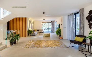 Modern Family Villa with Pool in Marina