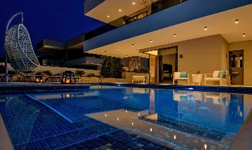 Modern Family Villa with Pool in Marina