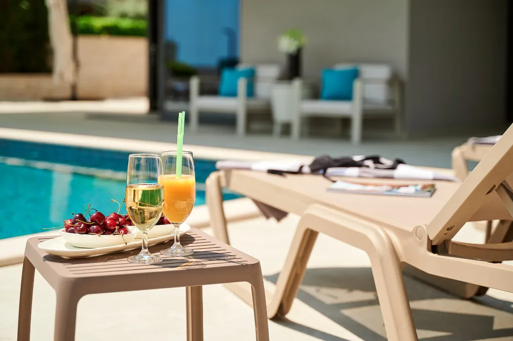 Modern Family Villa with Pool in Marina