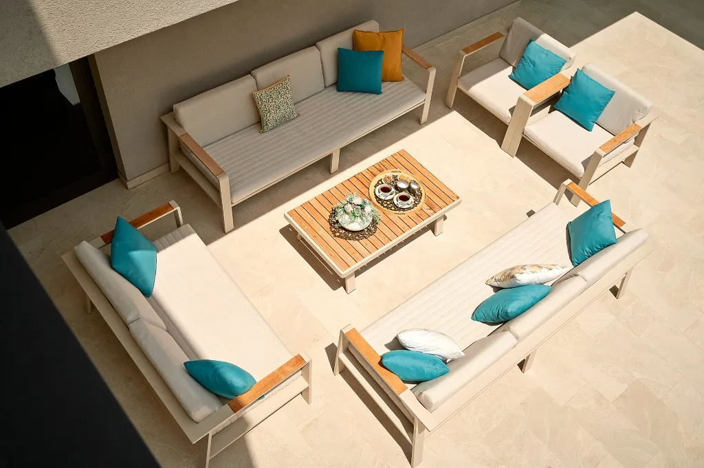 Modern Family Villa with Pool in Marina