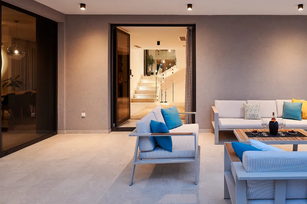 Modern Family Villa with Pool in Marina