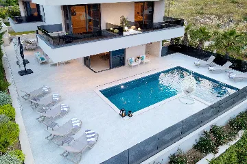 Modern Family Villa with Pool in Marina