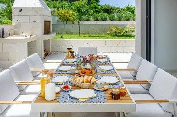 Modern Family Villa with Pool in Marina