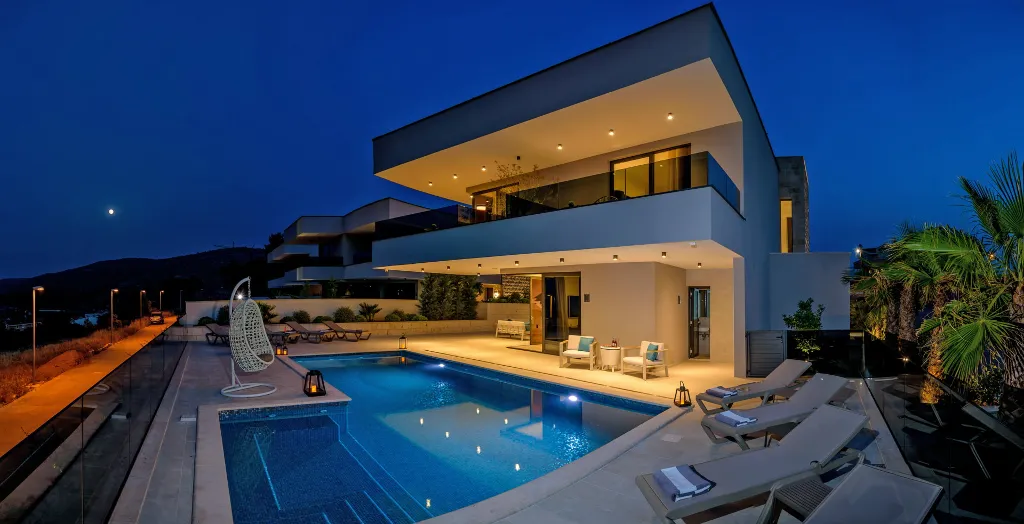 Modern Family Villa with Pool in Marina