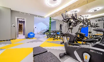 Modern Family Villa with Pool in Marina