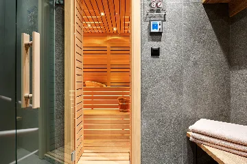 Modern Family Villa with Pool in Marina