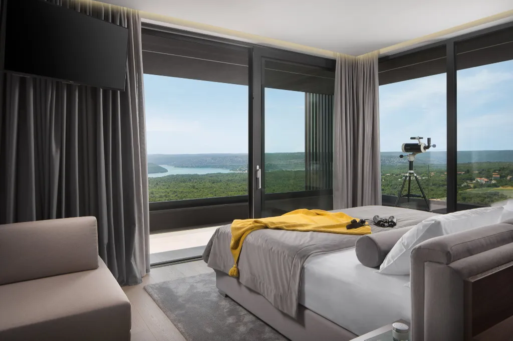 Panorama Retreat Villa with Pool, Labin