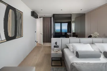 Panorama Retreat Villa with Pool, Labin