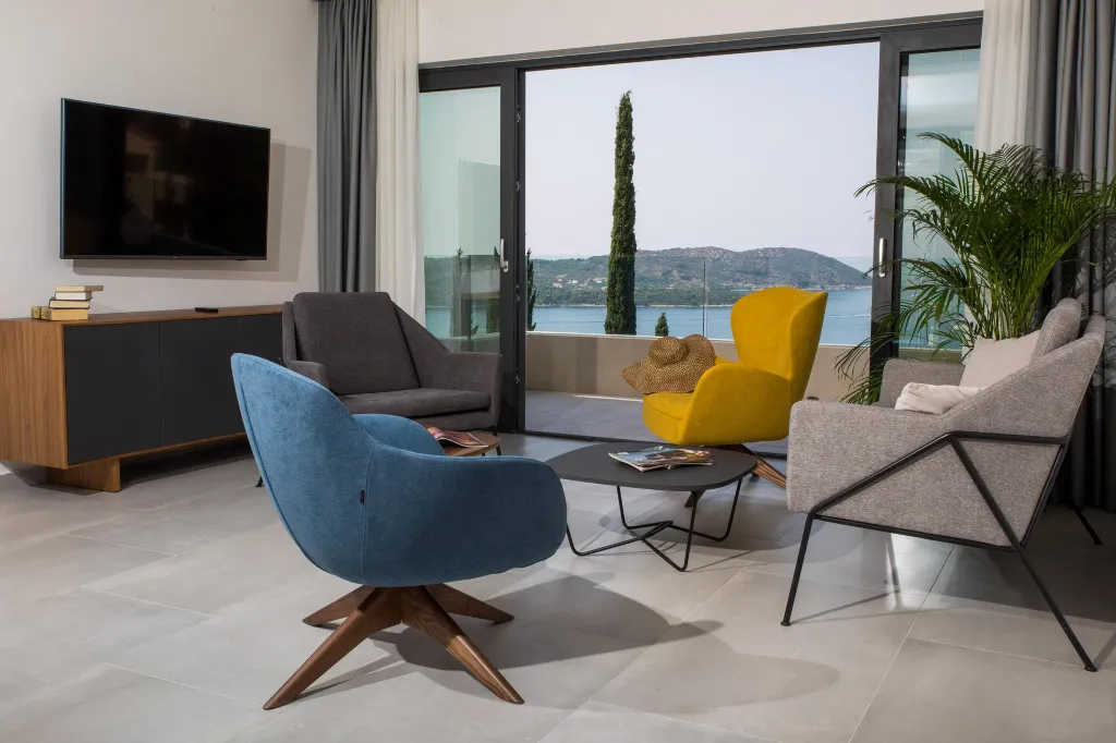 Modern Five-Bedroom Villa with Heated Pool, Orašac