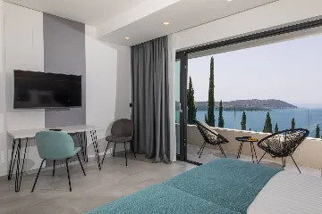 Modern Five-Bedroom Villa with Heated Pool, Orašac