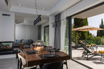 Modern Five-Bedroom Villa with Heated Pool, Orašac