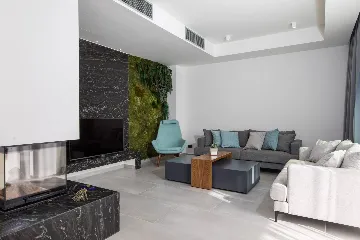 Modern Five-Bedroom Villa with Heated Pool, Orašac