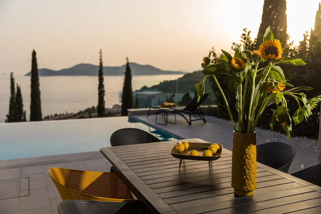 Modern Five-Bedroom Villa with Heated Pool, Orašac