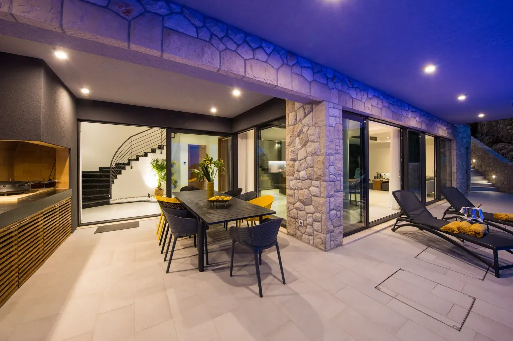 Modern Five-Bedroom Villa with Heated Pool, Orašac