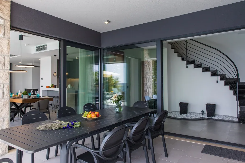 Contemporary Villa with Pool in Orašac