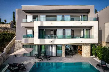 Contemporary Villa with Pool in Orašac