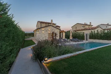 Modern Family Villa with Pool in Tar