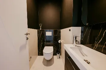 Modern 3-Bedroom Villa with Pool in Okrug Gornji