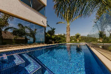 Modern 3-Bedroom Villa with Pool in Okrug Gornji