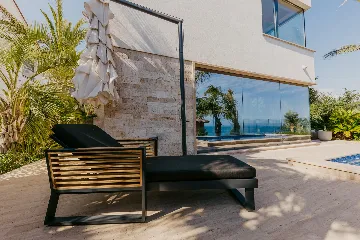 Modern 3-Bedroom Villa with Pool in Okrug Gornji