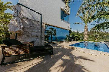 Modern 3-Bedroom Villa with Pool in Okrug Gornji