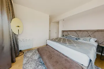 Modern 3-Bedroom Villa with Pool in Okrug Gornji