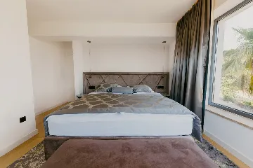 Modern 3-Bedroom Villa with Pool in Okrug Gornji