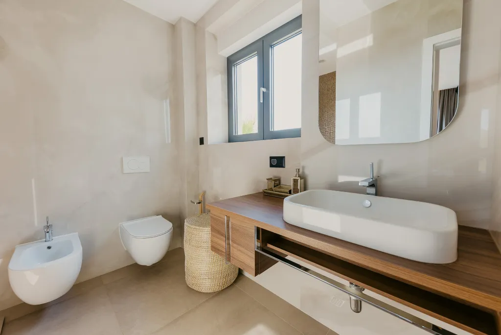 Modern 3-Bedroom Villa with Pool in Okrug Gornji