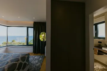 Modern 3-Bedroom Villa with Pool in Okrug Gornji