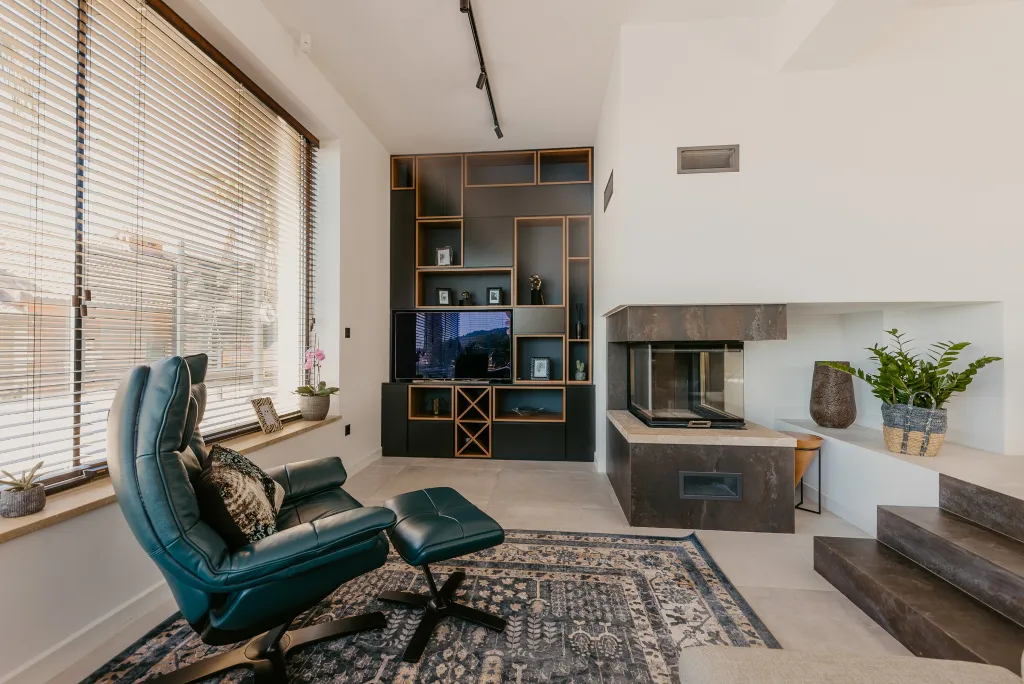 Modern 3-Bedroom Villa with Pool in Okrug Gornji