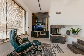 Modern 3-Bedroom Villa with Pool in Okrug Gornji