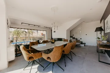 Modern 3-Bedroom Villa with Pool in Okrug Gornji