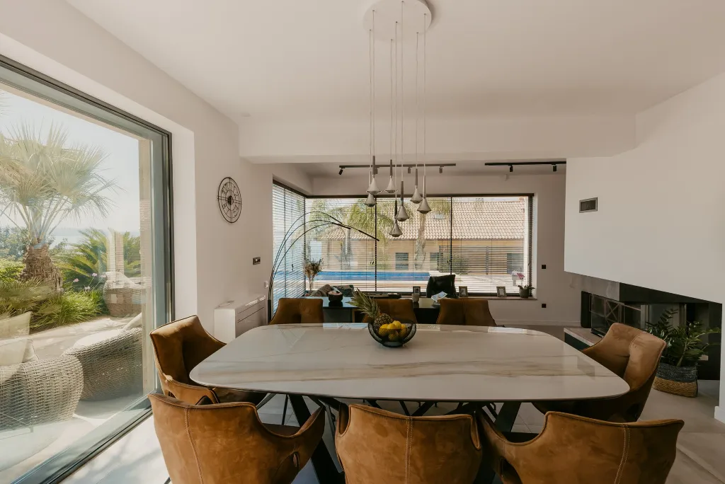 Modern 3-Bedroom Villa with Pool in Okrug Gornji