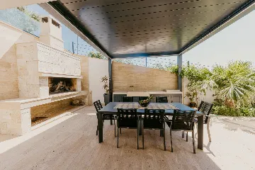 Modern 3-Bedroom Villa with Pool in Okrug Gornji