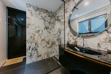 Modern 3-Bedroom Villa with Pool in Okrug Gornji