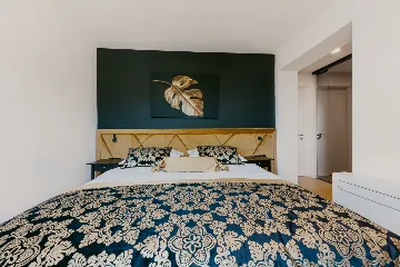 Modern 3-Bedroom Villa with Pool in Okrug Gornji