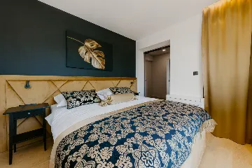 Modern 3-Bedroom Villa with Pool in Okrug Gornji