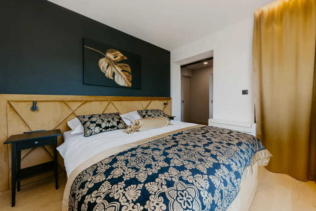 Modern 3-Bedroom Villa with Pool in Okrug Gornji