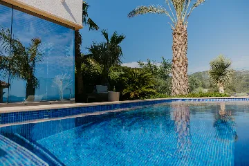 Modern 3-Bedroom Villa with Pool in Okrug Gornji