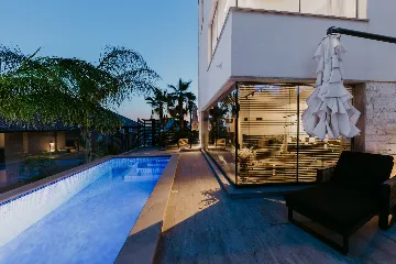 Modern 3-Bedroom Villa with Pool in Okrug Gornji