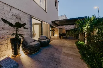 Modern 3-Bedroom Villa with Pool in Okrug Gornji