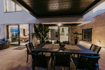 Modern 3-Bedroom Villa with Pool in Okrug Gornji