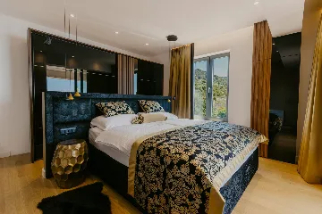 Modern 3-Bedroom Villa with Pool in Okrug Gornji